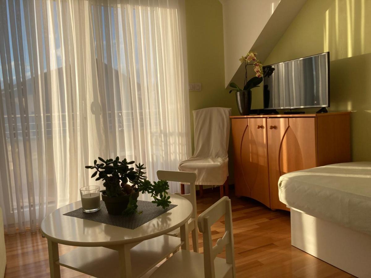 Natasha's Garden House Apartment *