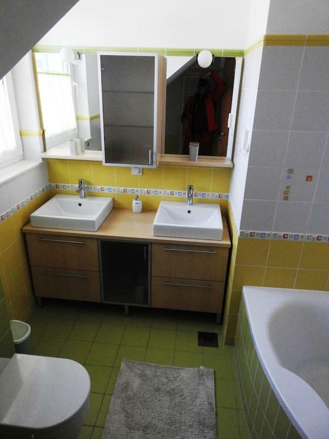 Apartment Natasha's Garden House Dol pri Ljubljani