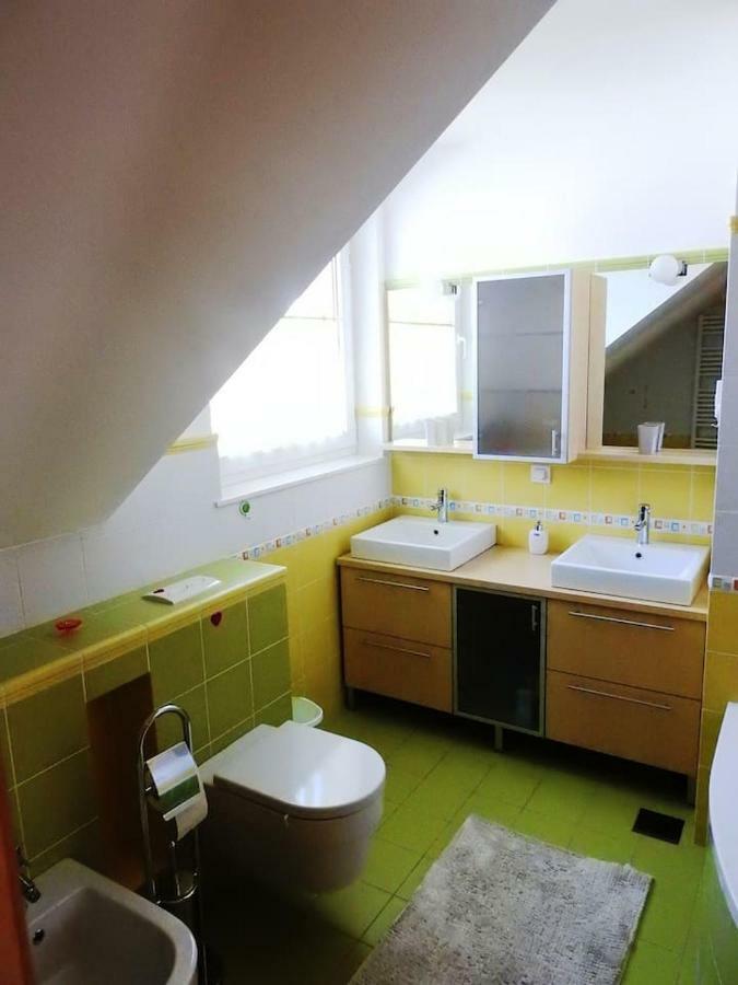 Apartment Natasha's Garden House Dol pri Ljubljani